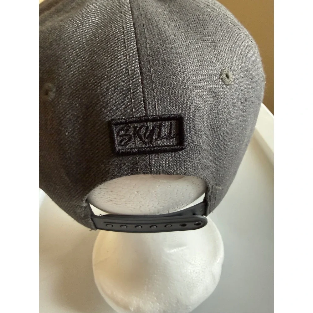 Top Level Gray Skull Snapback Hat Flat Brim One size